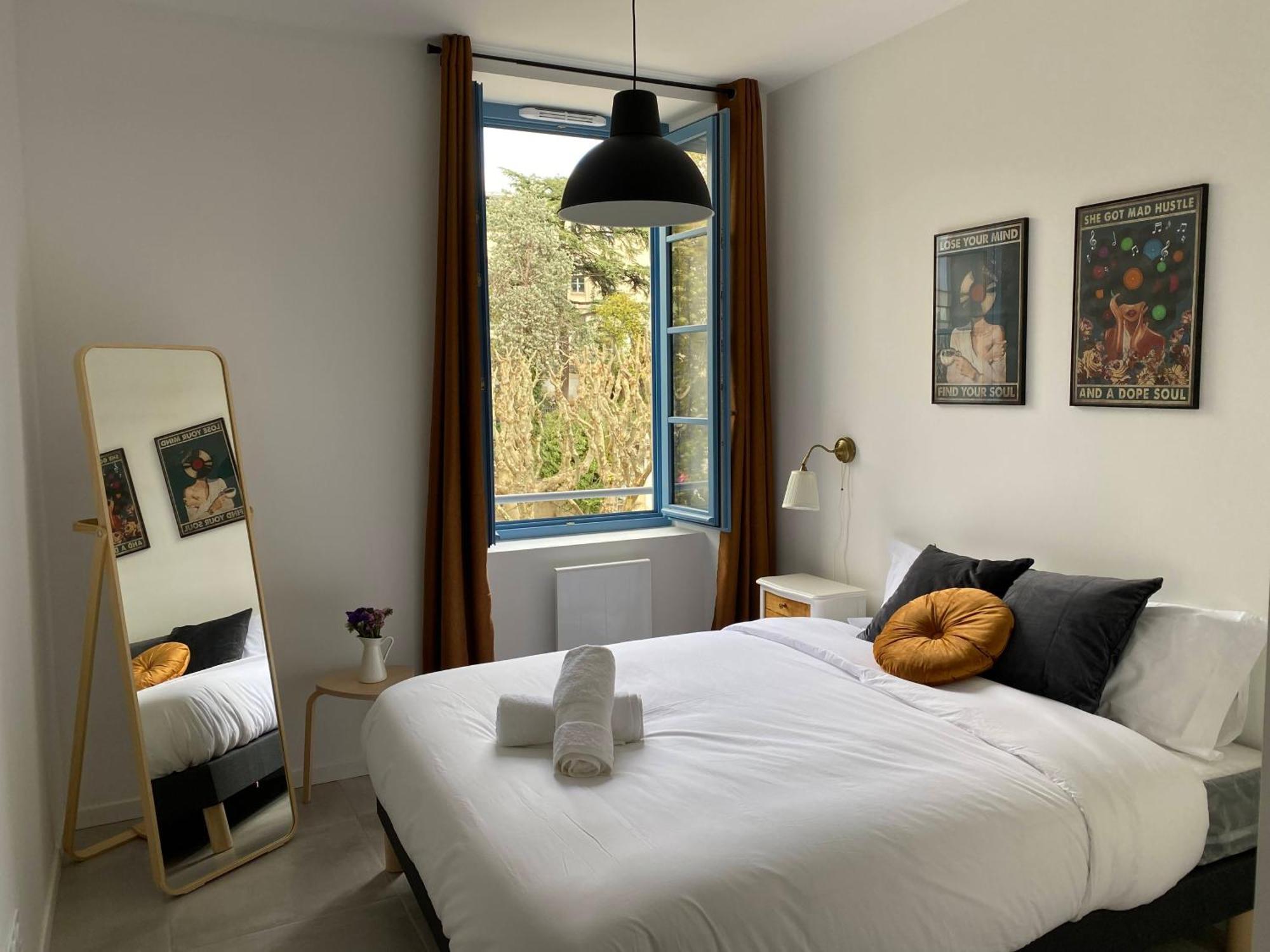 Romans-sur-Isère Le Jules Appart'Hotel מראה חיצוני תמונה