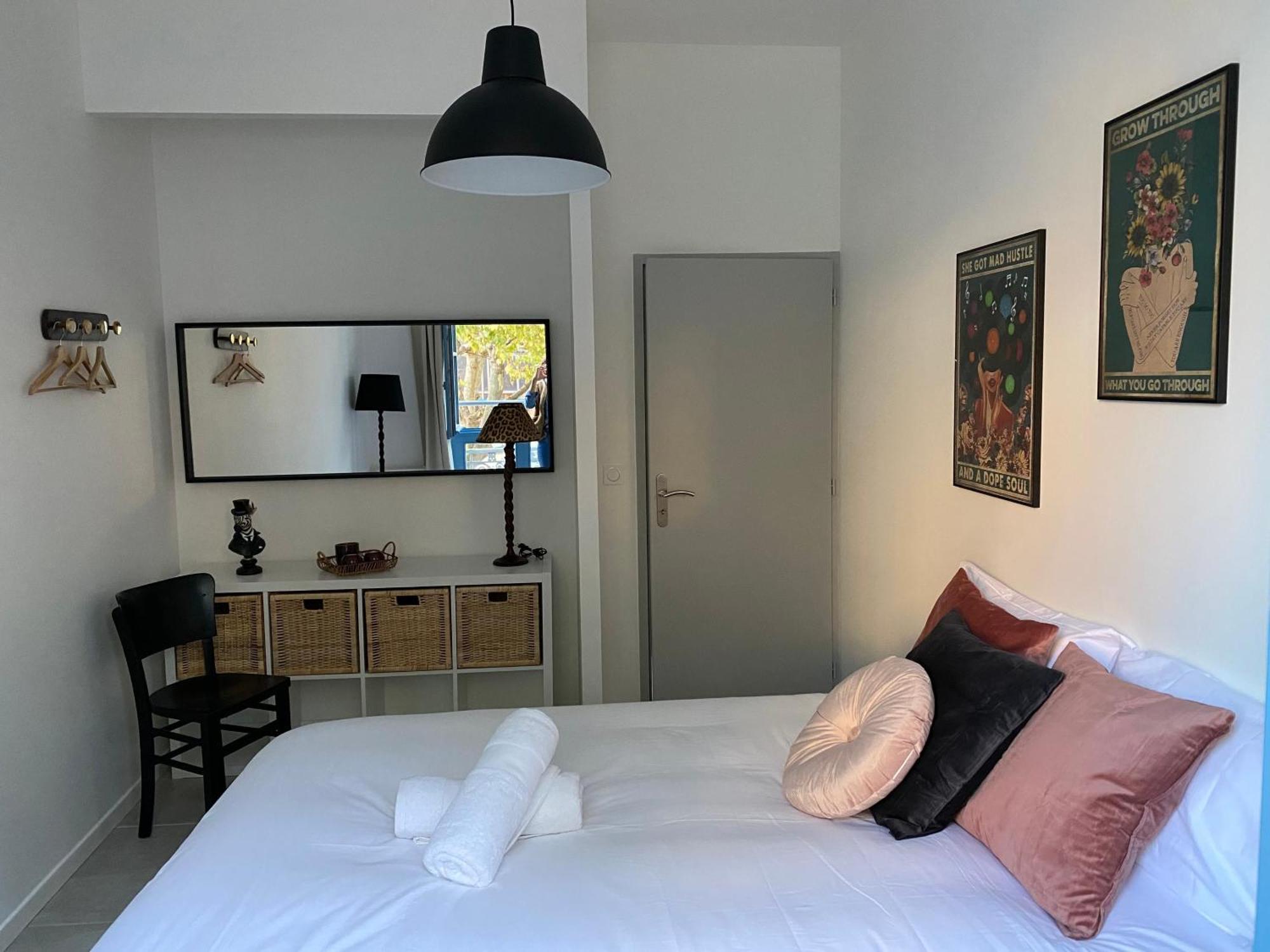 Romans-sur-Isère Le Jules Appart'Hotel מראה חיצוני תמונה
