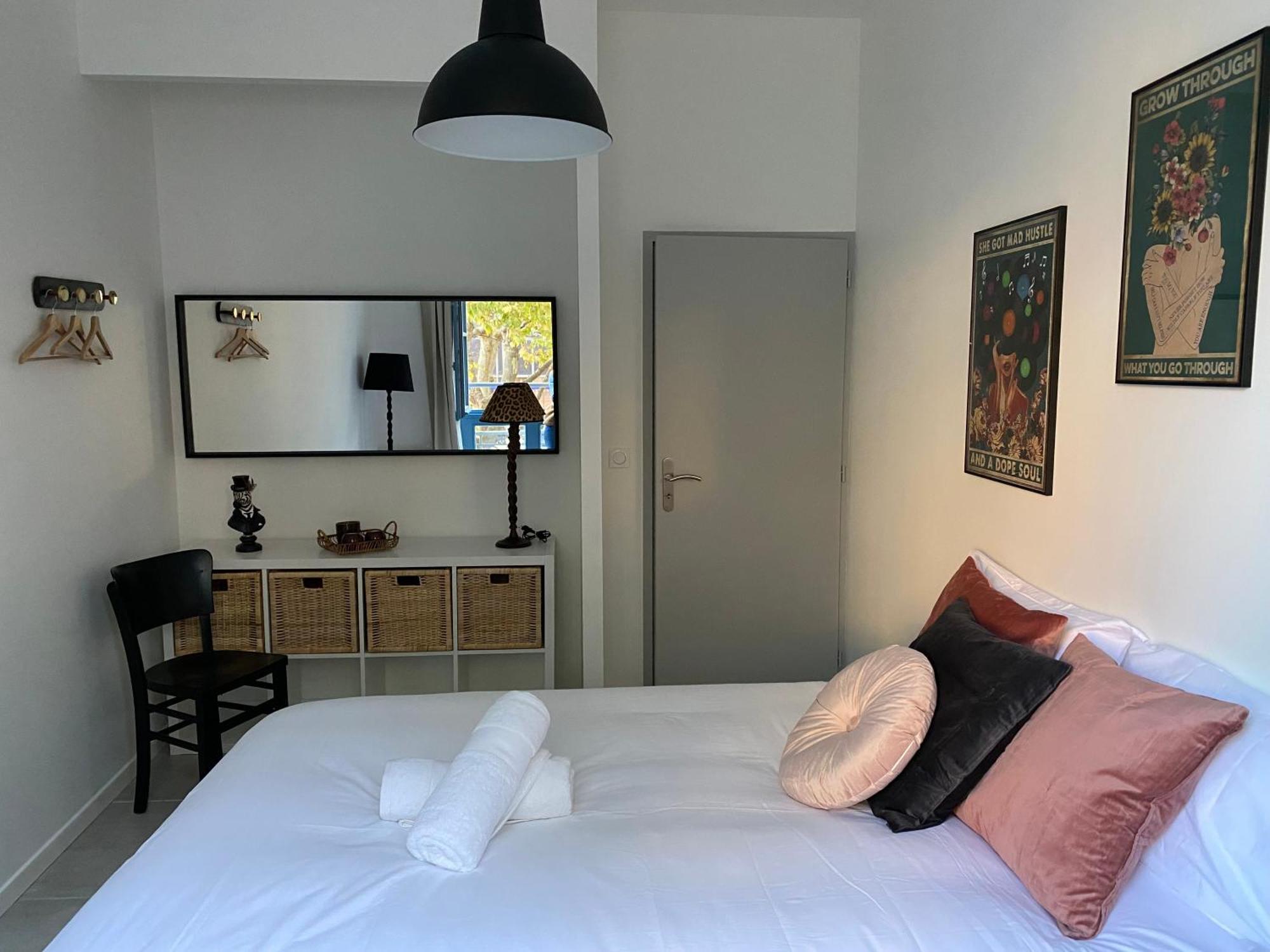 Romans-sur-Isère Le Jules Appart'Hotel מראה חיצוני תמונה